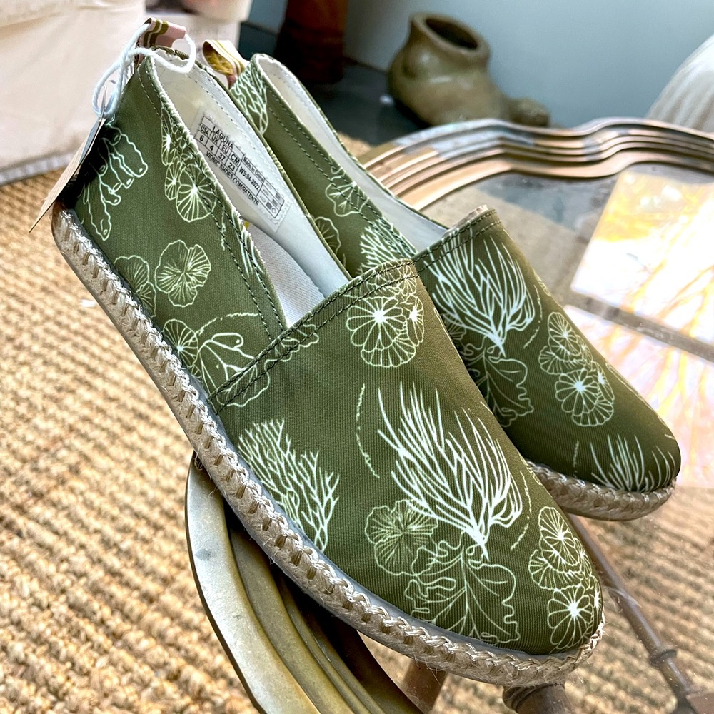 Vionic Espadrilles Seaweed color.‎ Beach X Proteus Laguna NWT Size 6